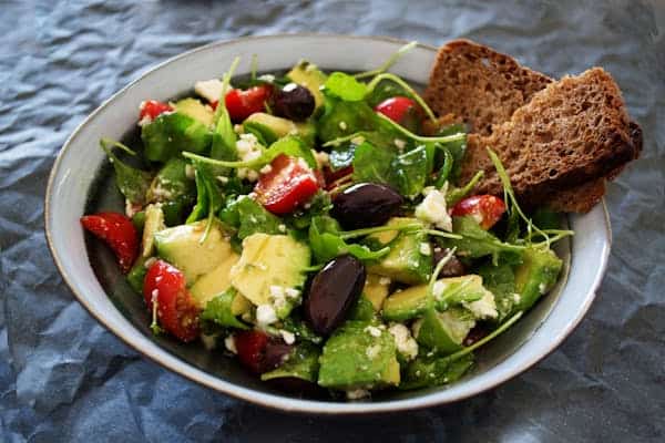 Mediterranean_diet_salad-bowl