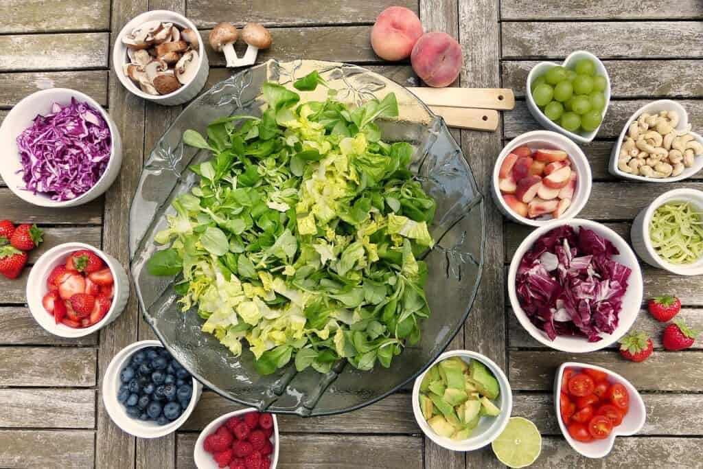 salad_bowl_lettuce_various_fruits